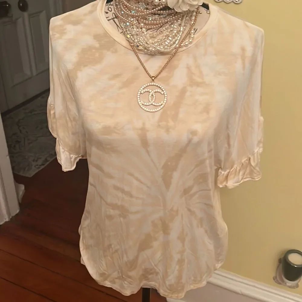 Lularoe Ruffle Oversized XS (S/M) Tye Dye Pale Yellow Cream Tee LN!